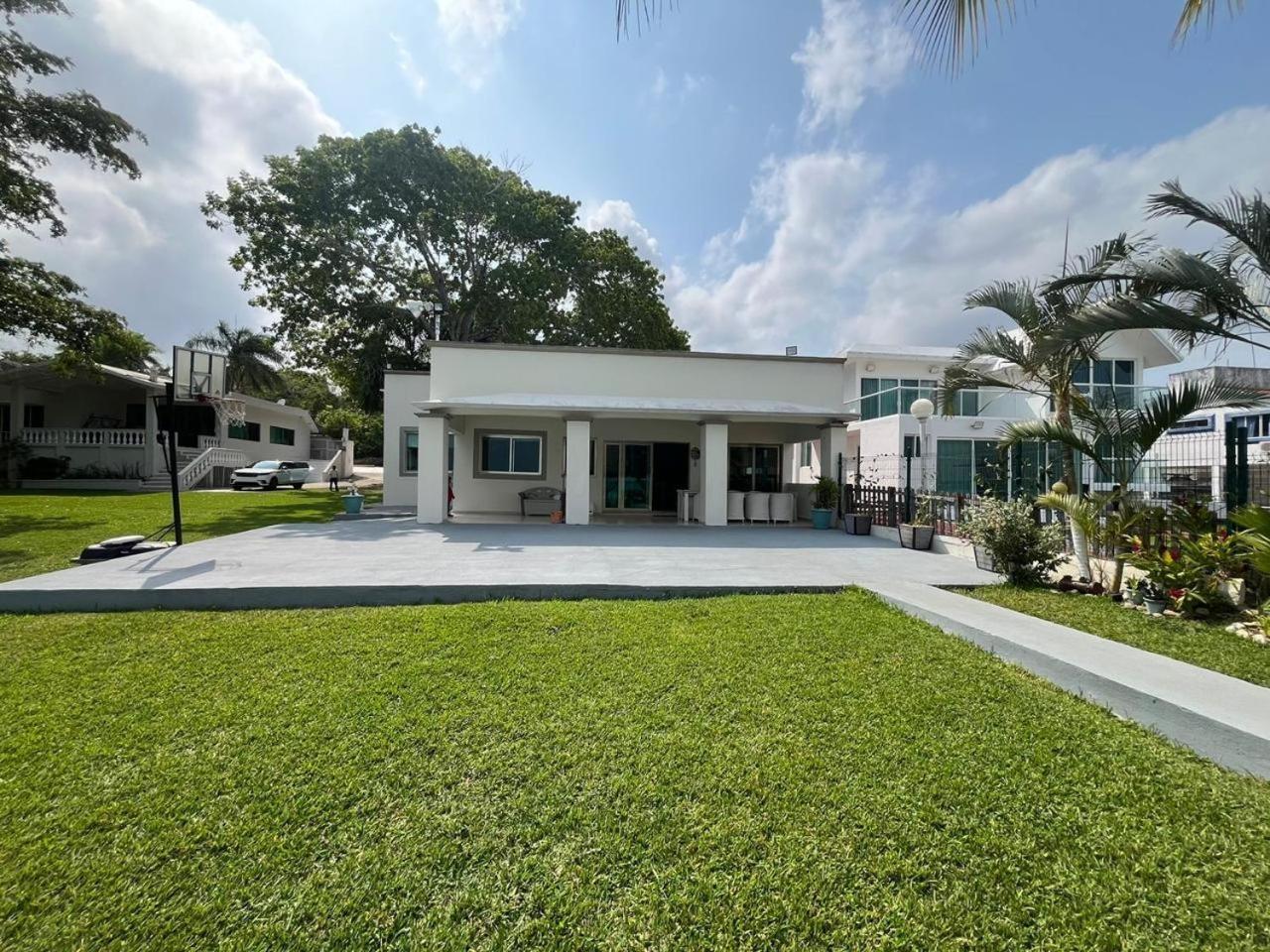 Villa Bianca Бакалар Екстериор снимка